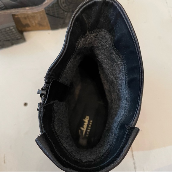 Clarks Stacked Heel Moto Short Boot - Picture 5 of 5